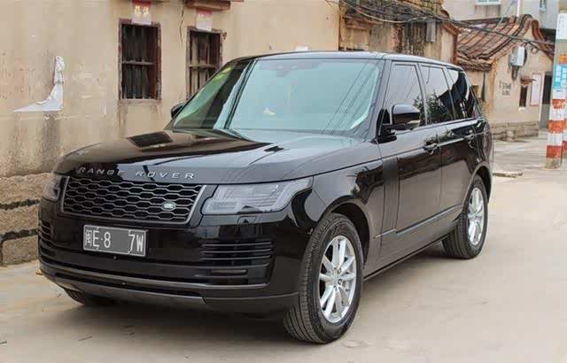 福建大哥提黑色路虎揽胜,感言:前排坐两人,感觉像隔了一条沟!