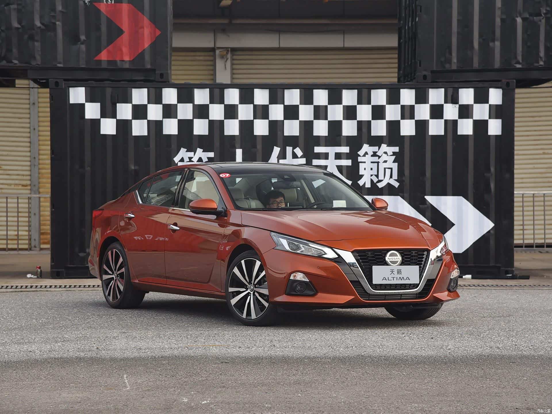 日产天籁成功迈向新高度