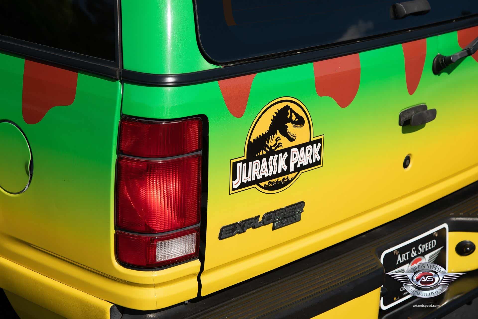 侏罗纪公园中的福特explorer探险者即将出售!