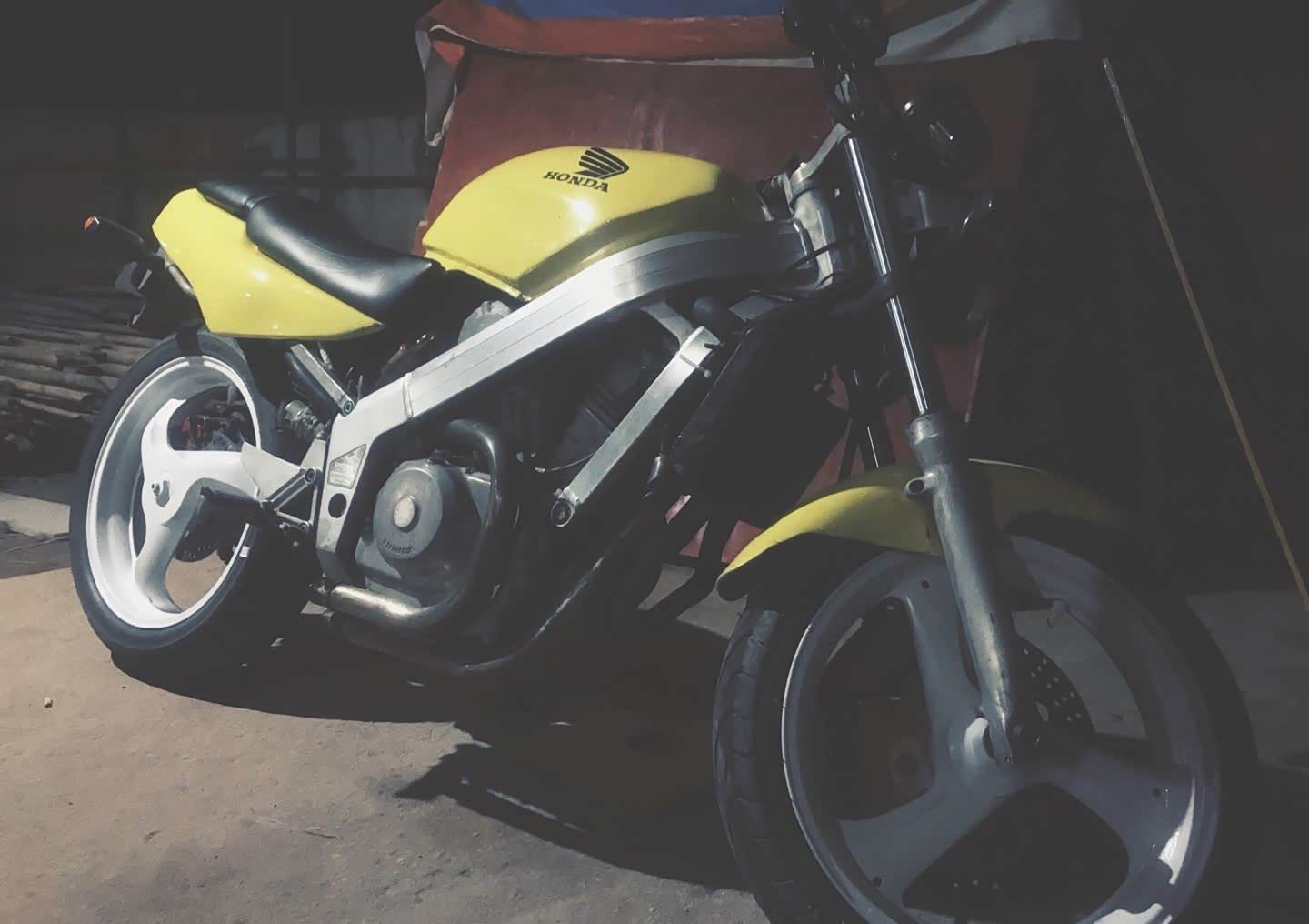 收了台本田bros/大蚂蚁650,看玩车老鸟如何把他收拾得更好用!