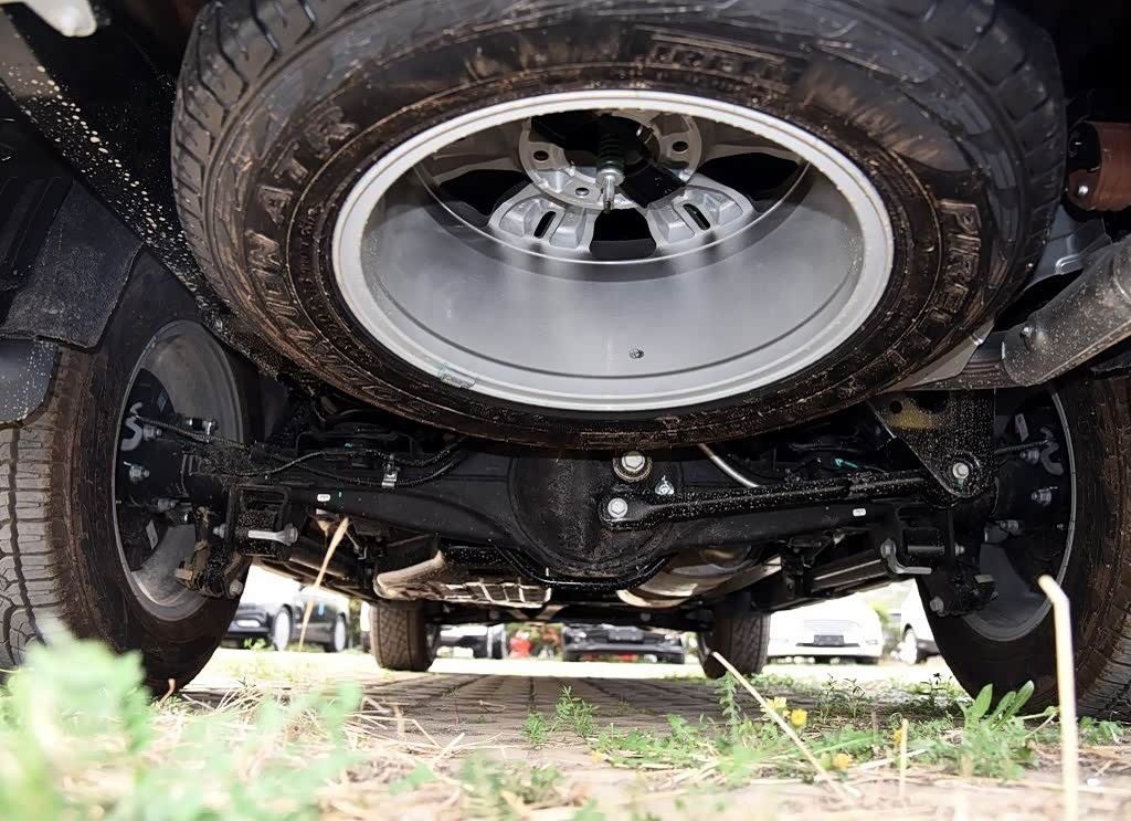 30万落地顶配硬派越野车四驱大梁差速锁一起带回家