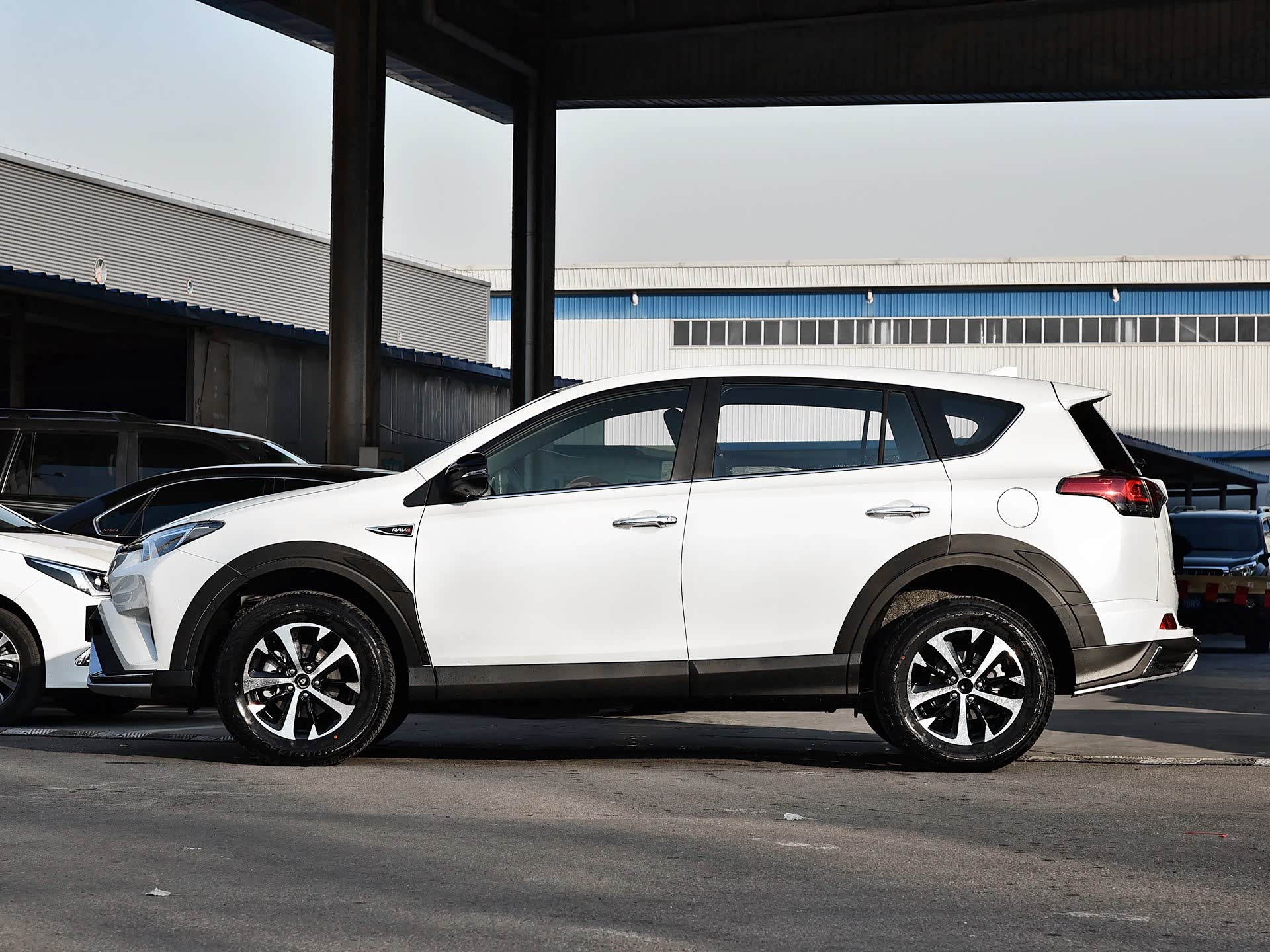 16万不要柯洛克而选择丰田荣放rav4,提车1个月车主说出用车心得