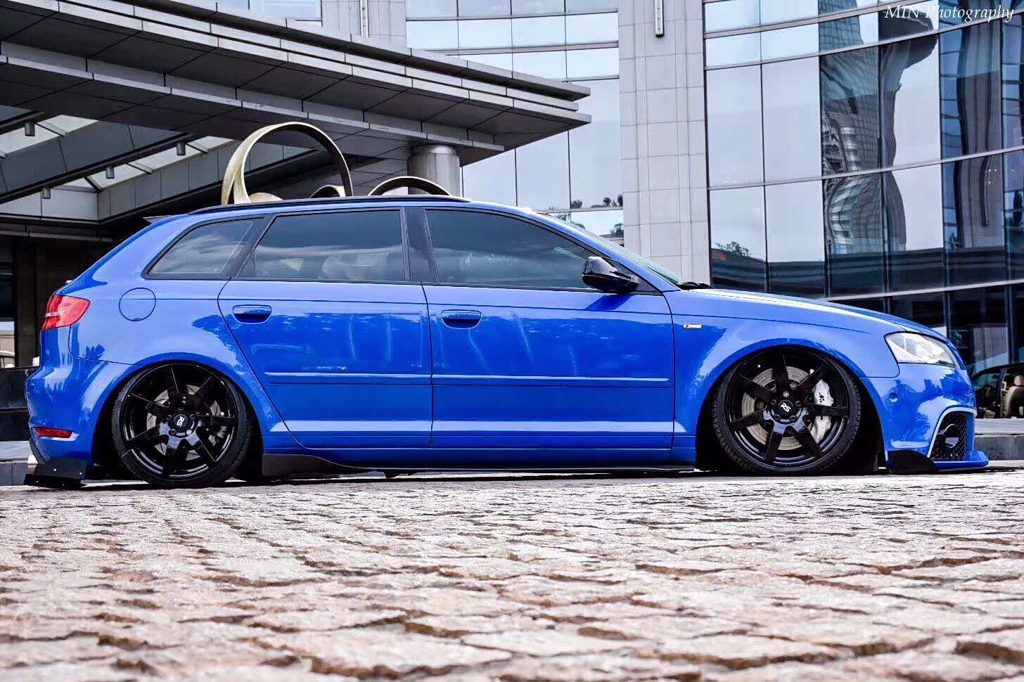 两厢版a3本身就有小钢炮气质改装后更是比rs3还要帅