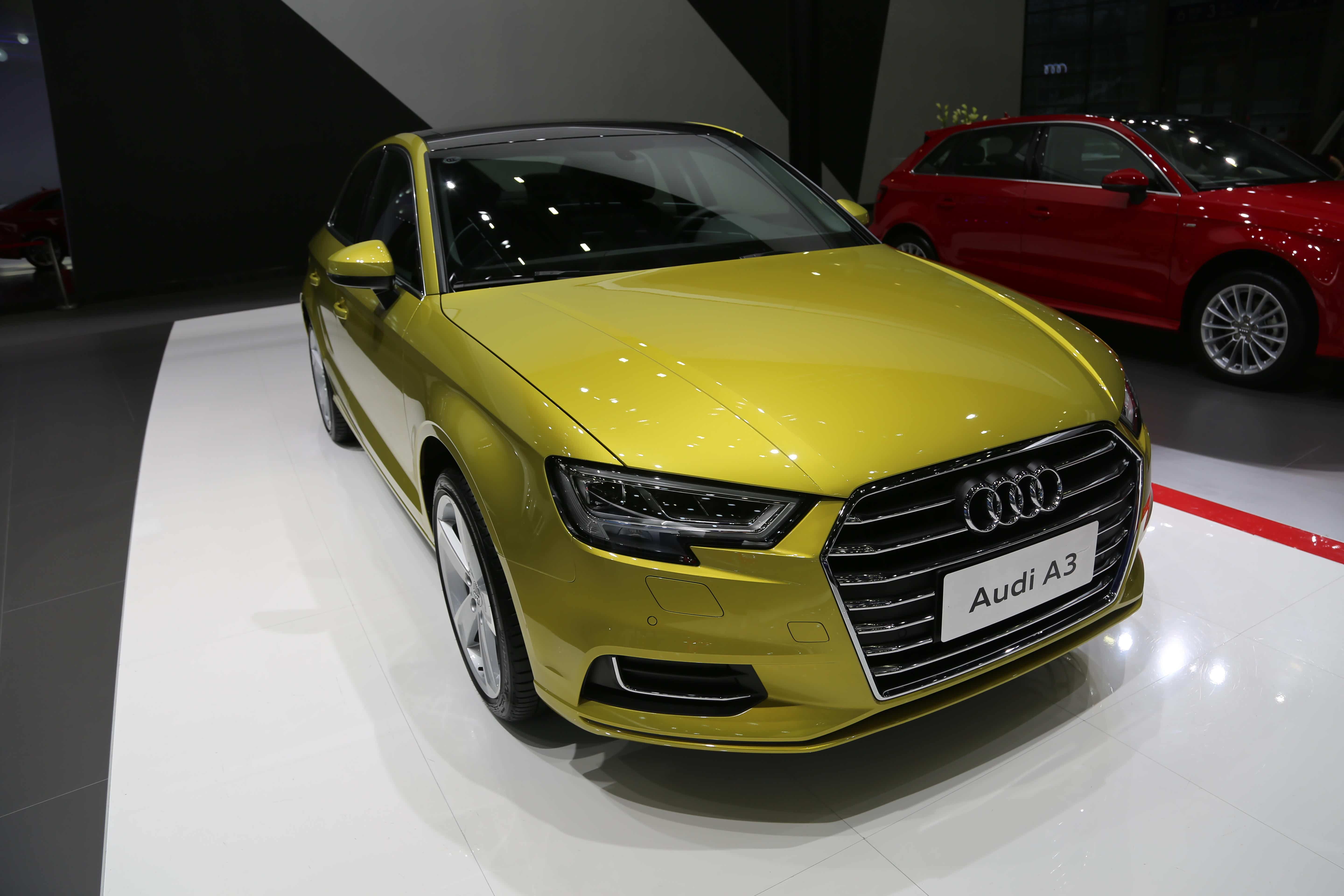实拍奥迪a3,20万级别豪华轿车,配中国专属色-星锐黄!
