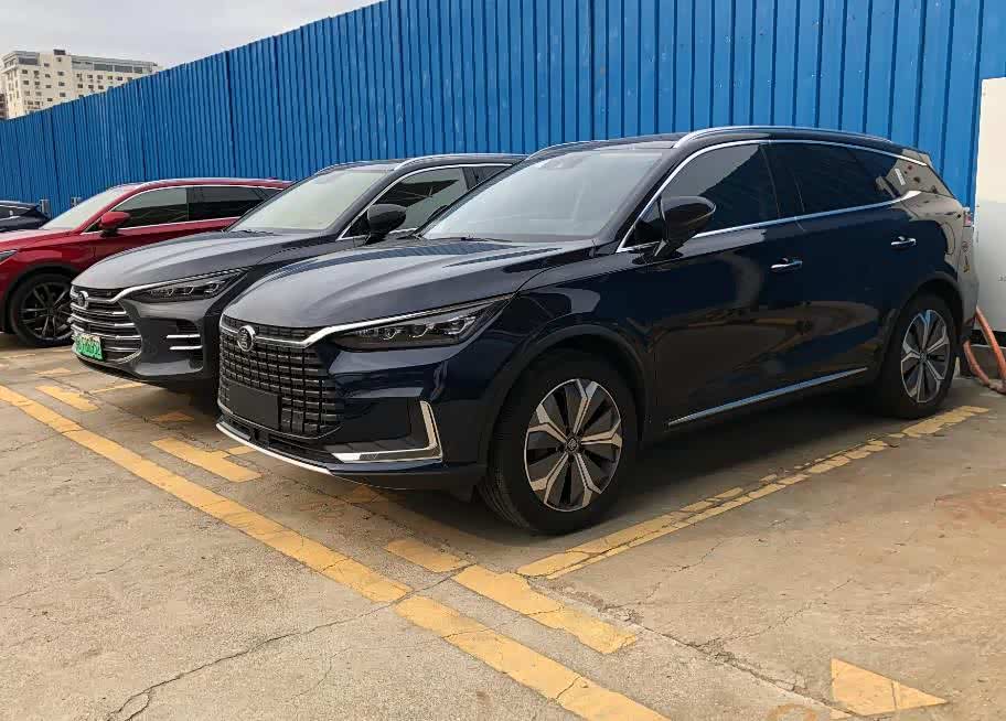 终于等到,首台黑色比亚迪唐ev到店实拍,这才是高颜值科技暴徒