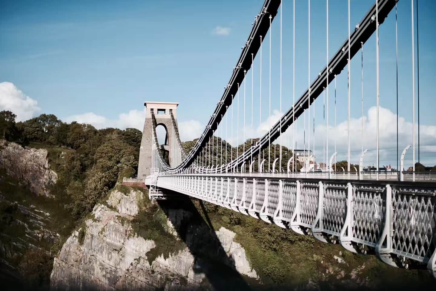 【95女司机横跨亚欧非】过英吉利海峡隧道 抵达英国