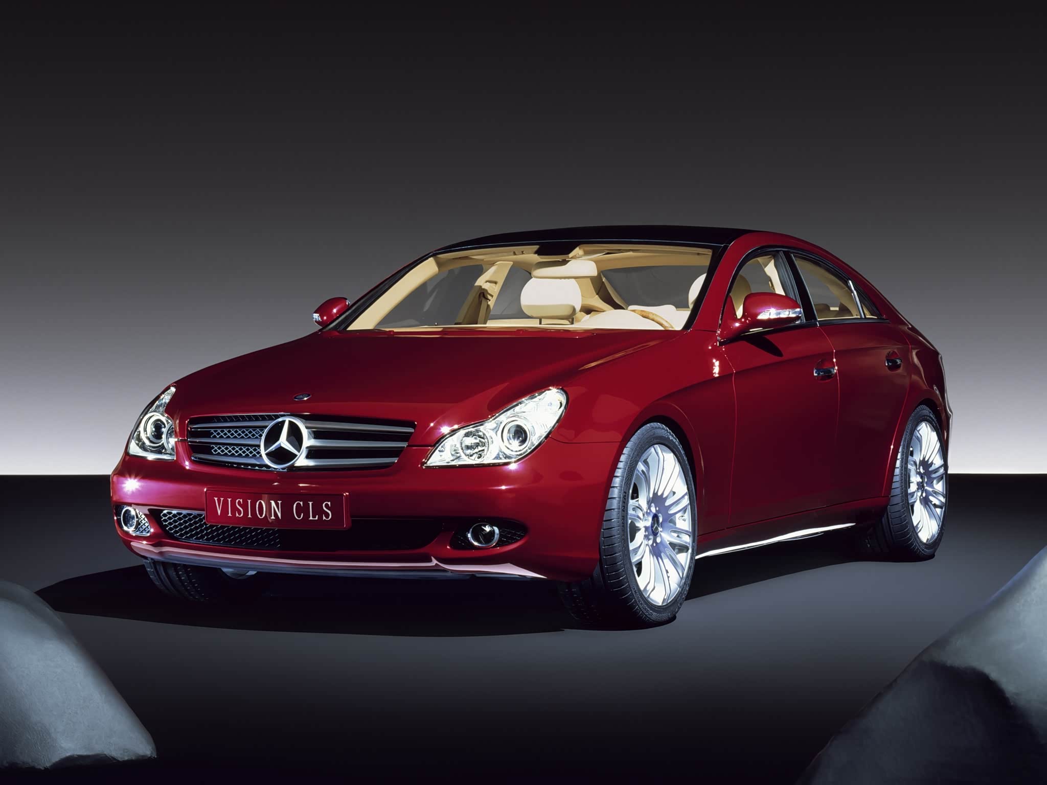 洒脱流畅的线条汇集于一处:与您心灵相约 奔驰四门轿跑cls350