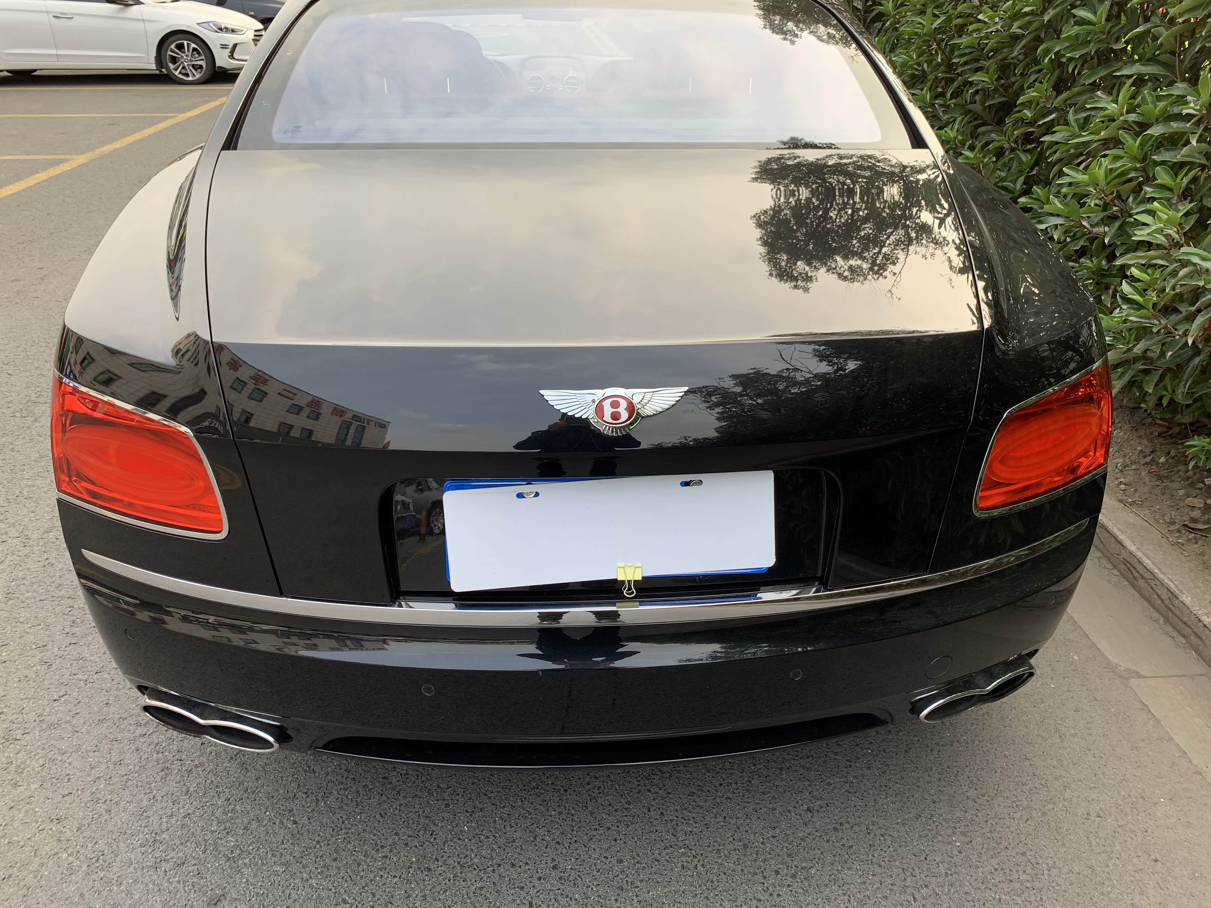 年轻新贵首选座驾 宾利飞驰