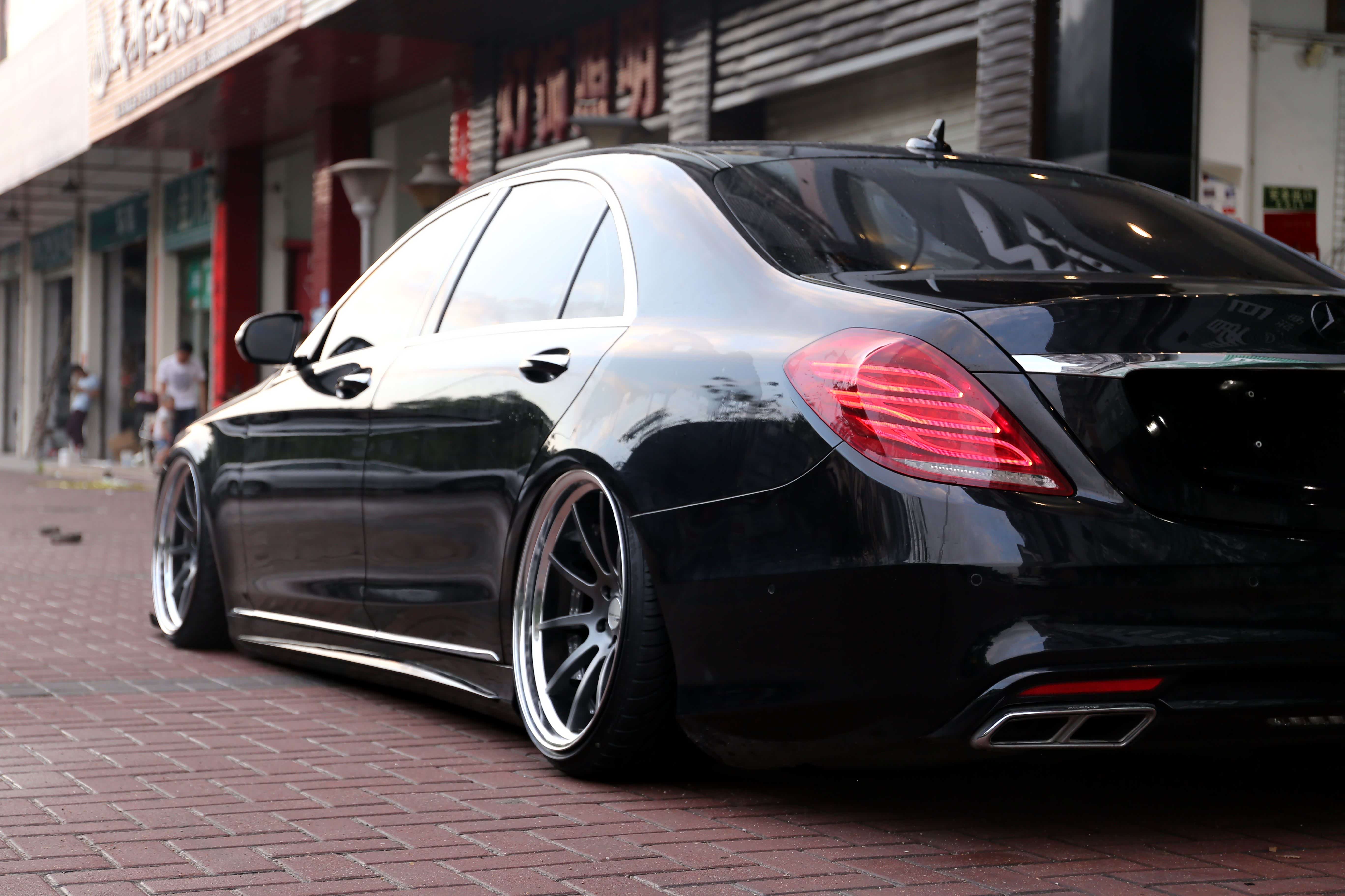 本来想爆改奥迪r8 v10,最后却换了台"社会大佬"气质的车!_车家号_发现