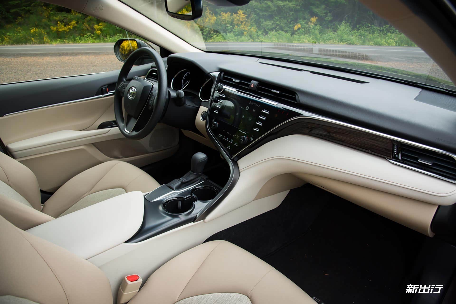 第8 代凯美瑞所采用的全新内饰设计