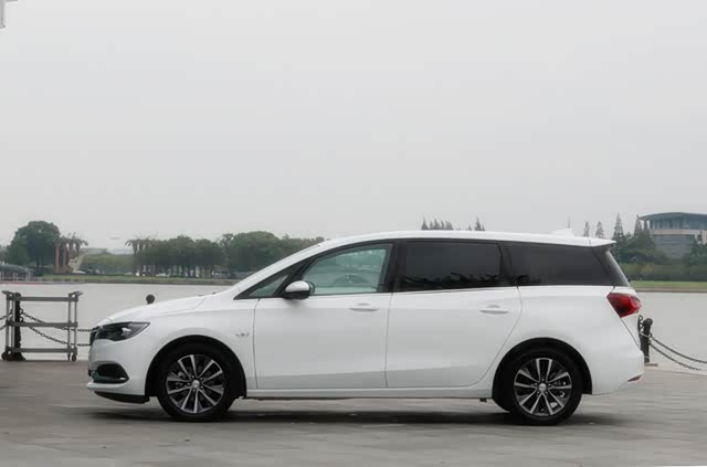 最适合中国家用市场的6座mpv?别克gl6实拍体验!