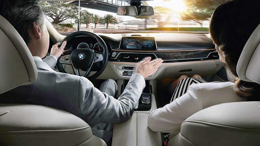 车上没有这8项配置,你还和我装什么逼