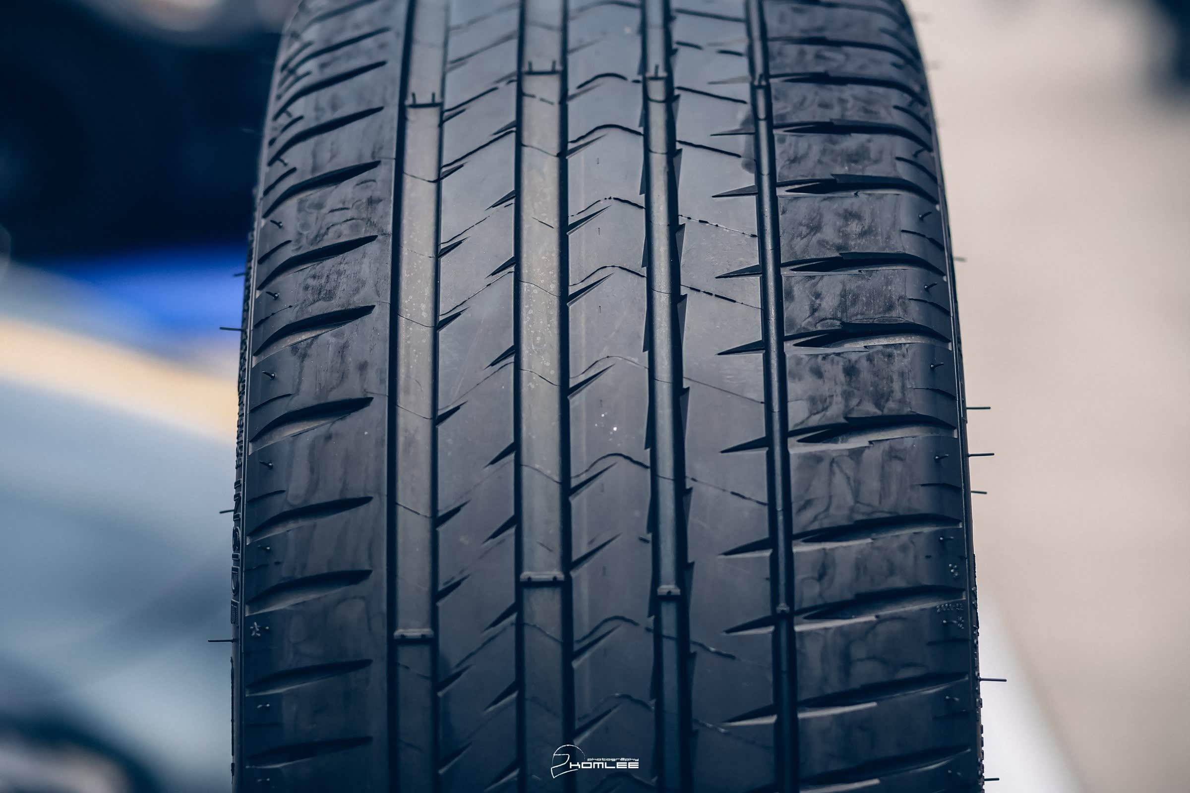 有性能就够了可偏偏还是高颜值丨试米其林pilotsport新品