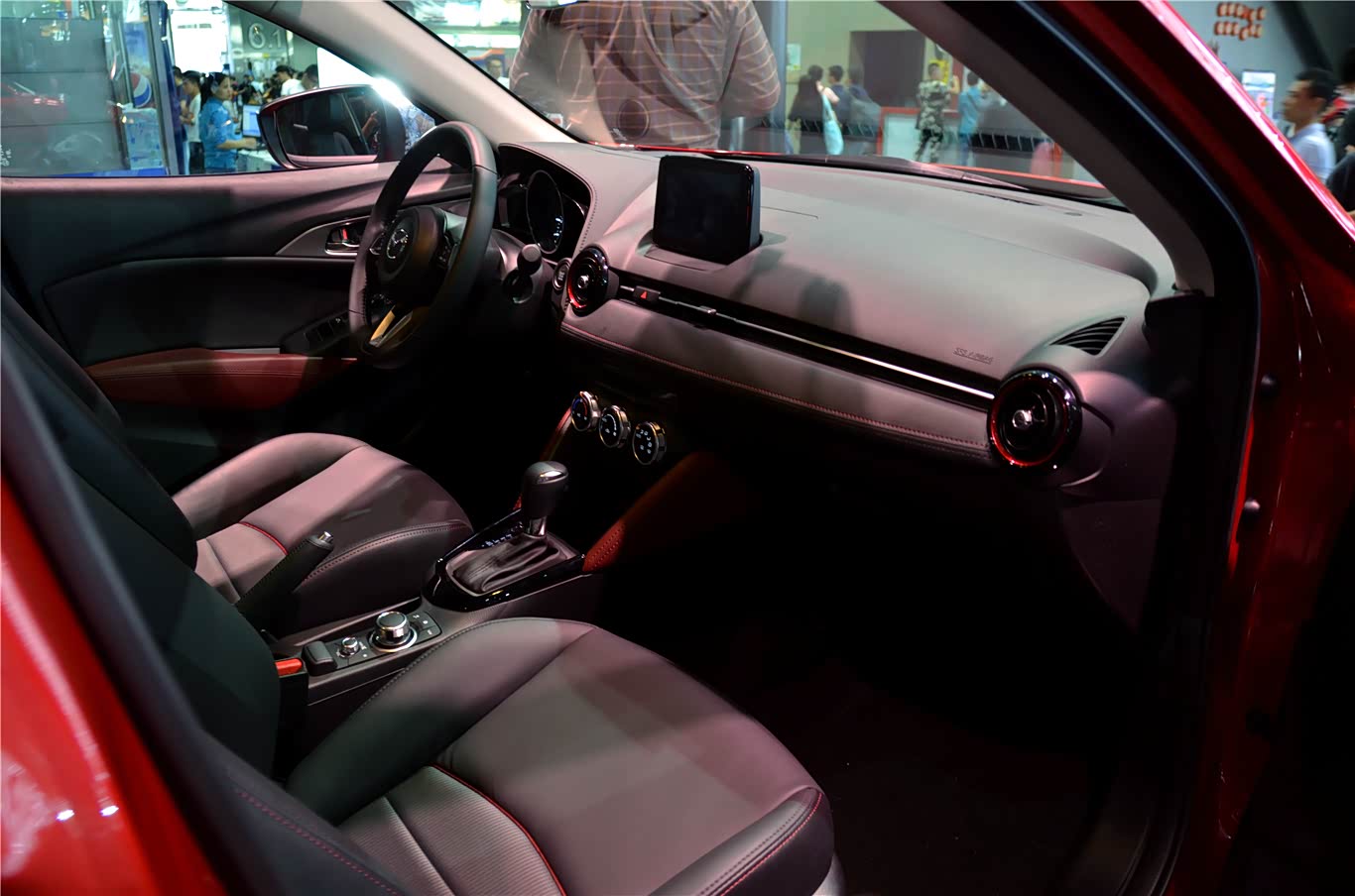 一款主打操控的小型suv——进口马自达cx3