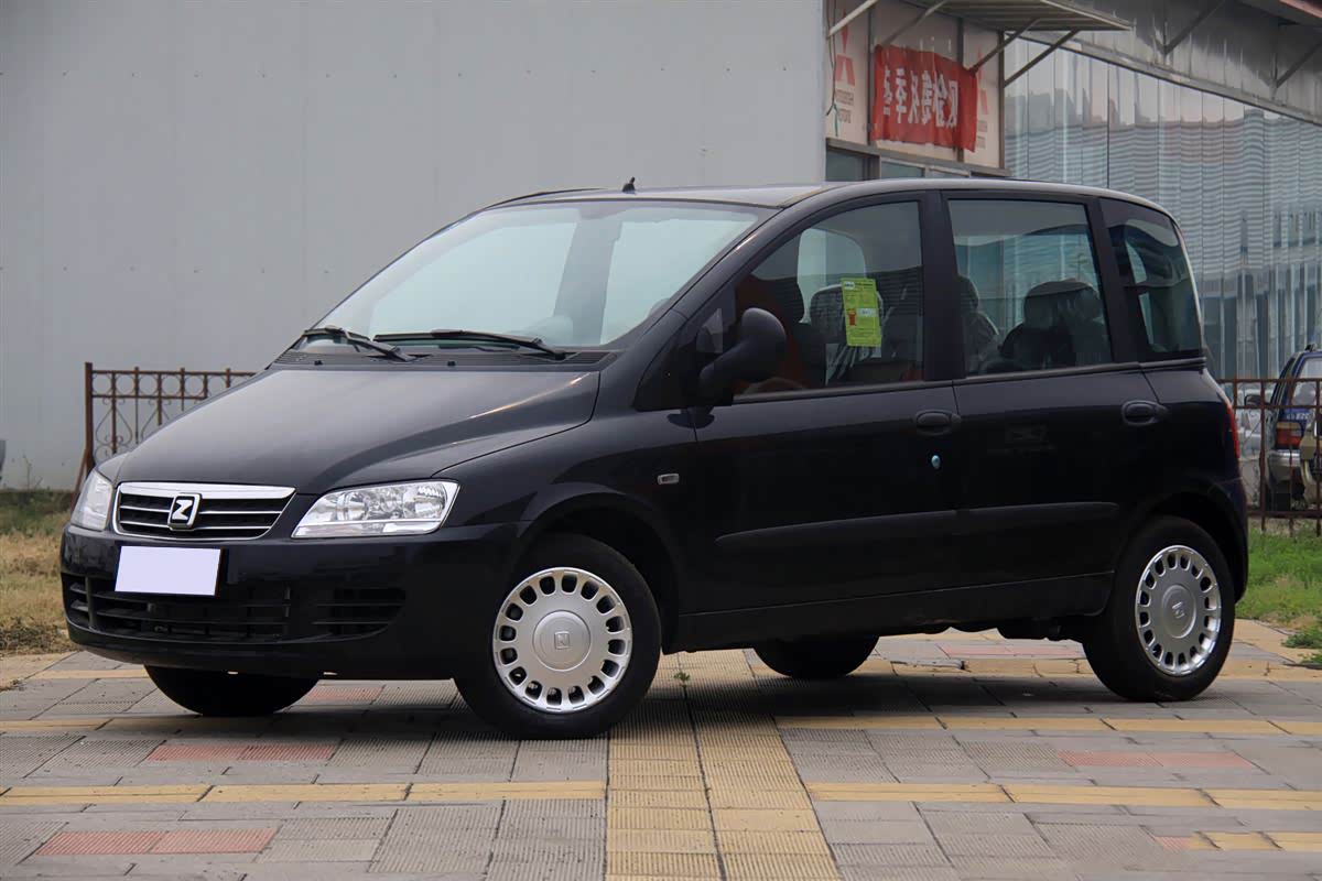 图为众泰m300外观