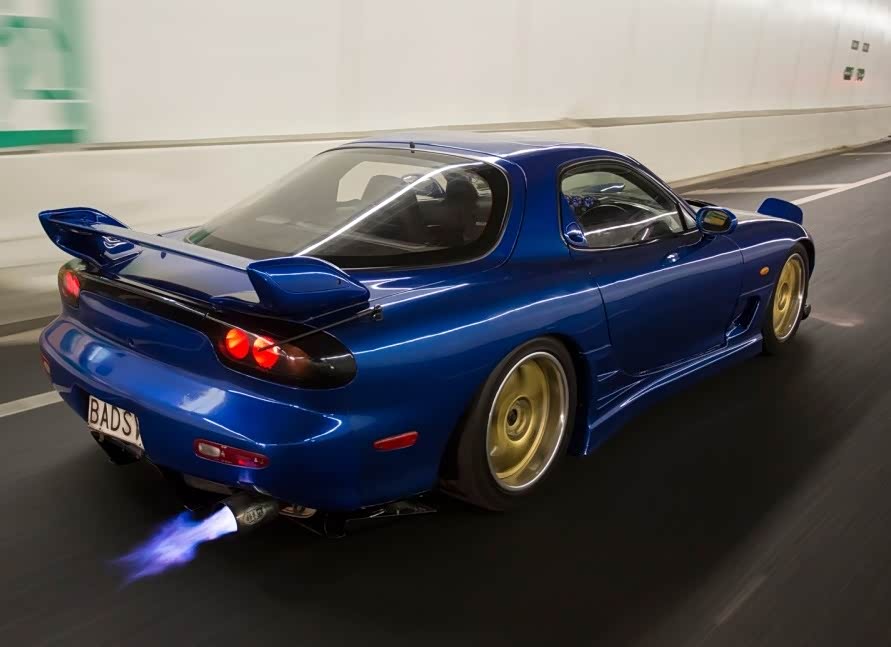 马自达 13b-rew  如果ej207这种水平对置布局的引擎算是另类,那13b