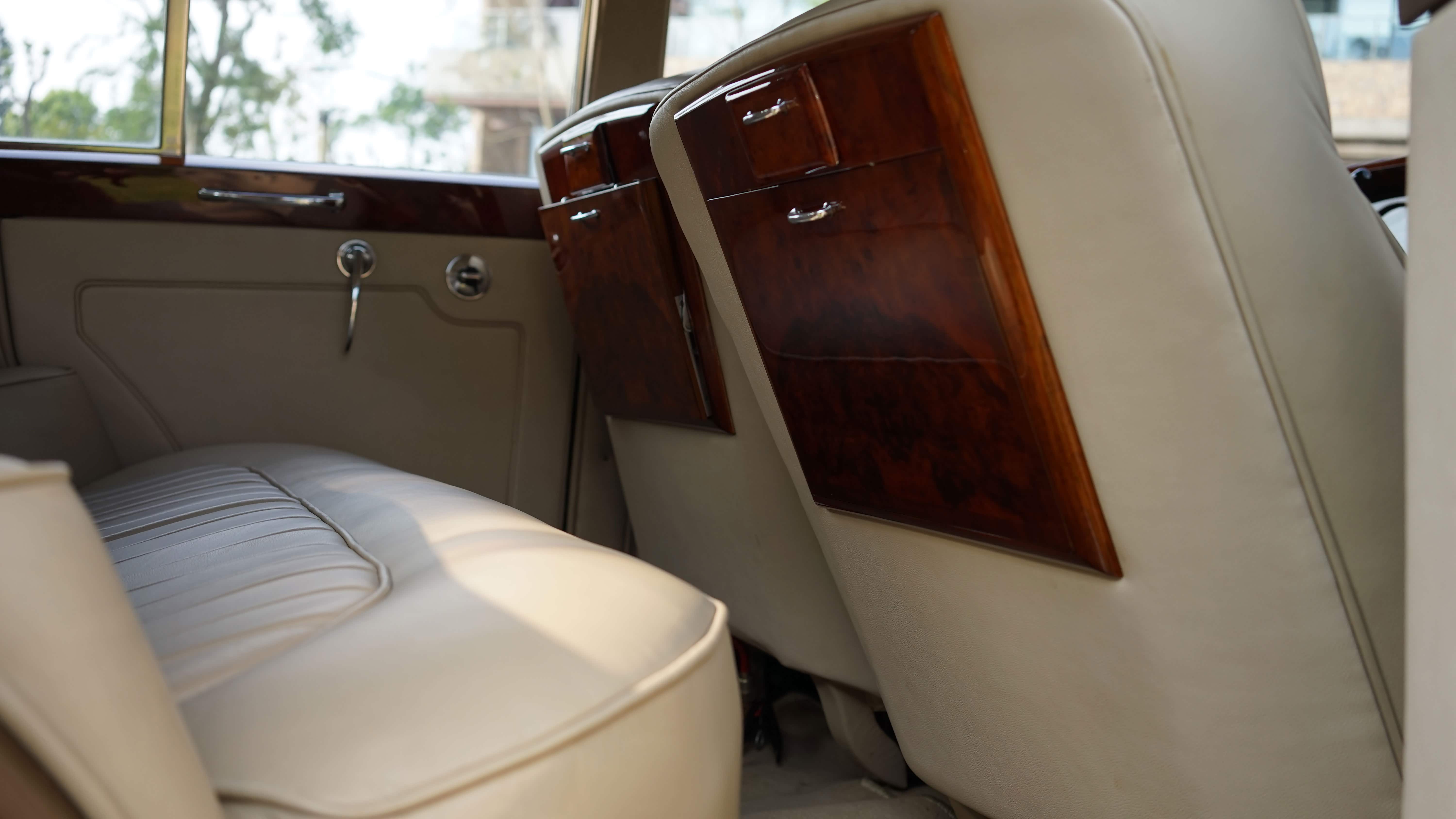 劳斯莱斯银云老爷车鉴赏